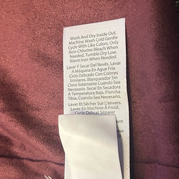 🆕Sofia Jeans By Sofia Vergara Women's Faux Suede
Jacket in Wine - Picture 11 of 12